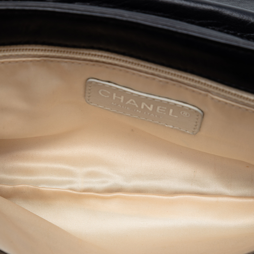 Pre-Loved Chanel Quilted Lambskin Reissue East West Flap - Picture 4 of 8